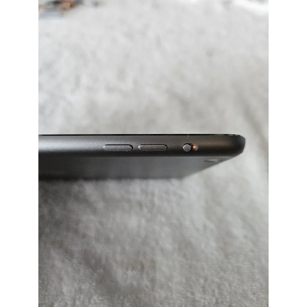 Apple Ipad A1489 Dark Gray Parts Only Read Condition bundled